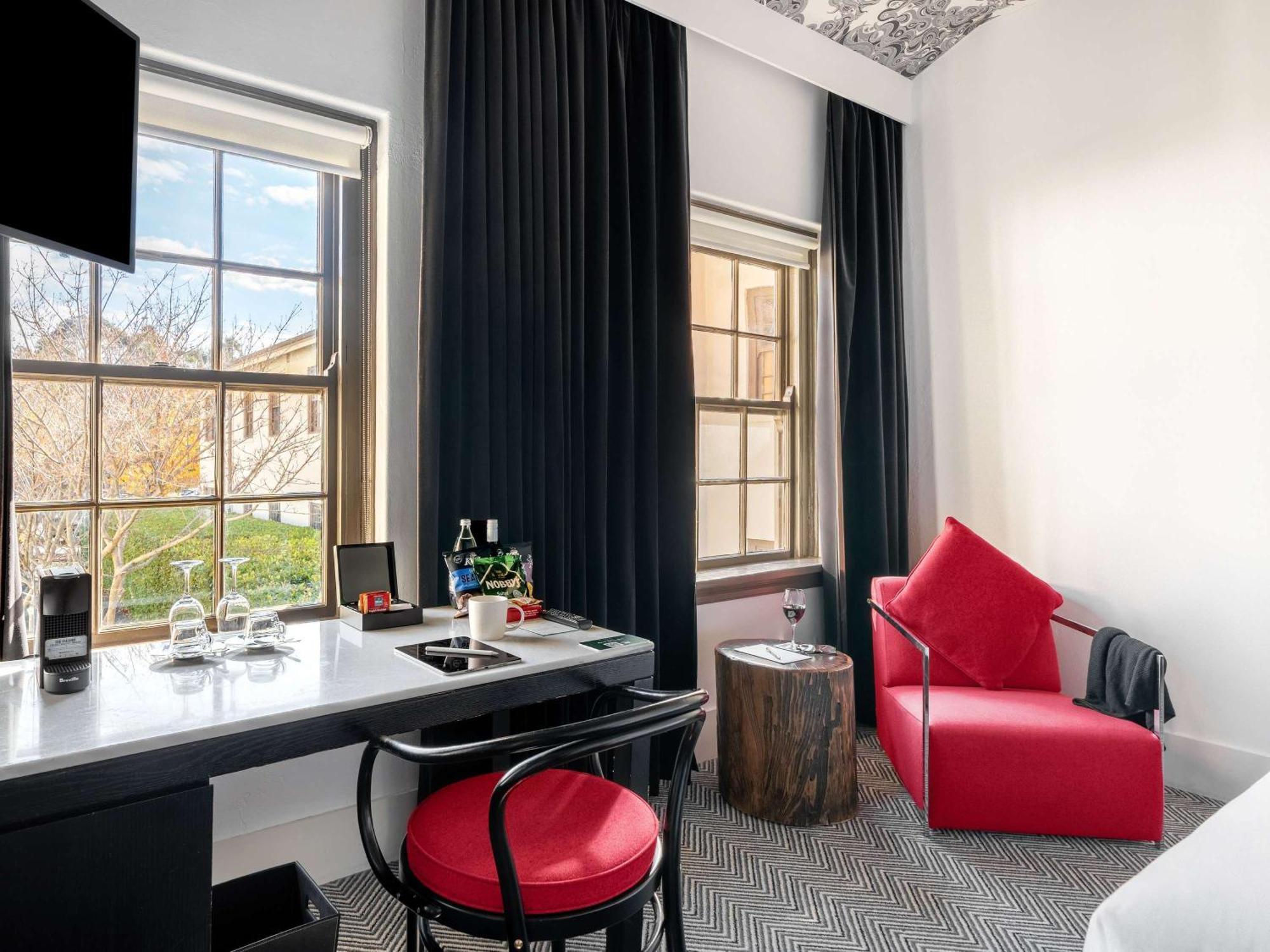 Peppers Gallery Hotel Canberra Exterior foto
